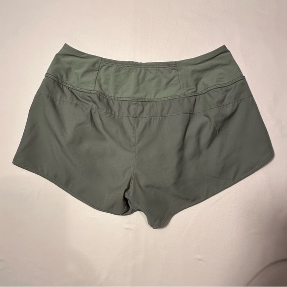 Patagonia Wonens Strider running Shorts 3 1/2 XS color sage green - Picture 10 of 10